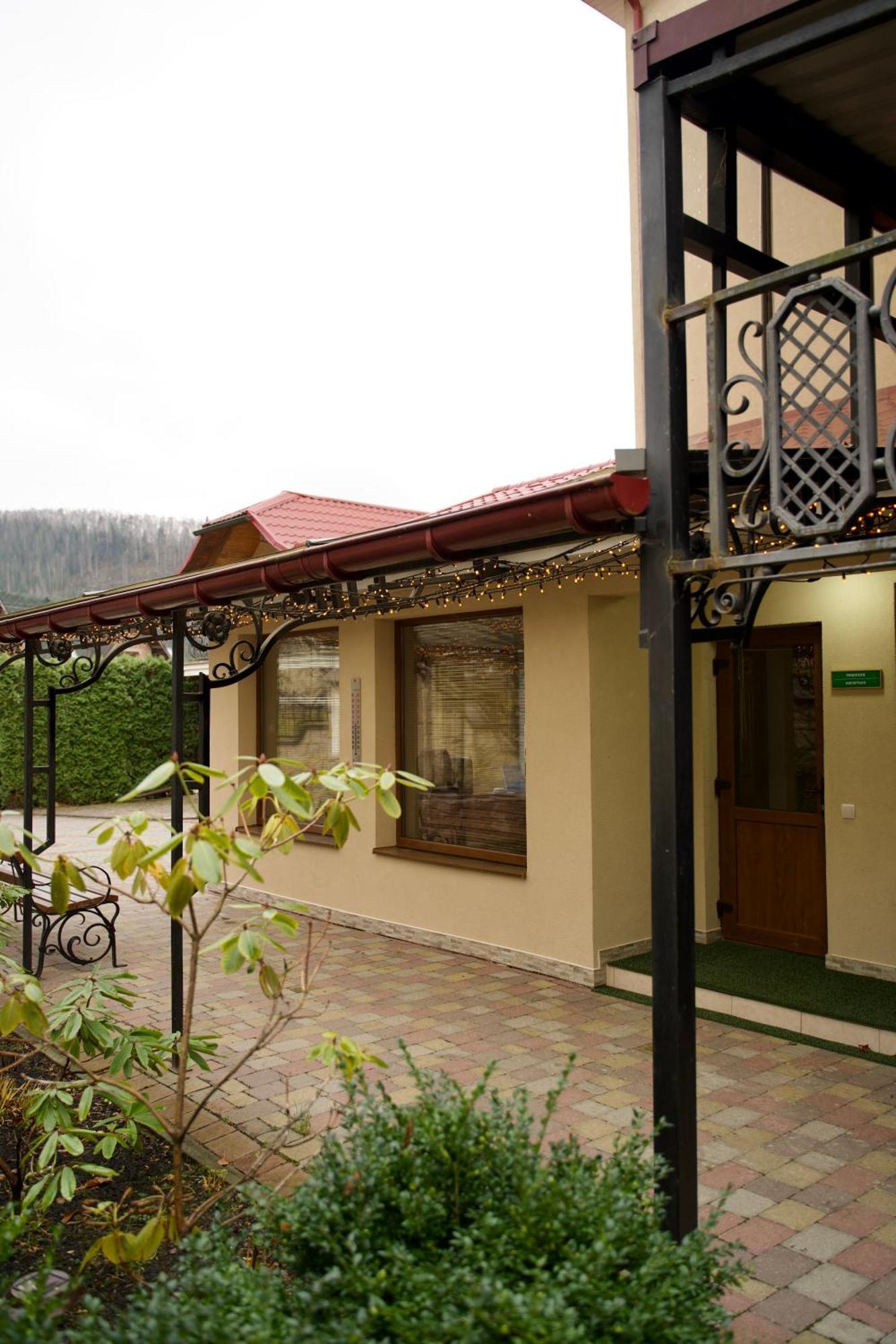 Петрос Family Hotel Jaremtsche Exterior foto